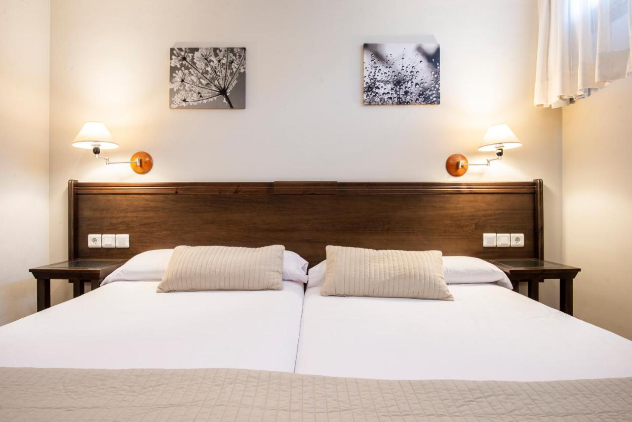 Apartamentos Aldea Del Puente Cangas de Onis Luaran gambar