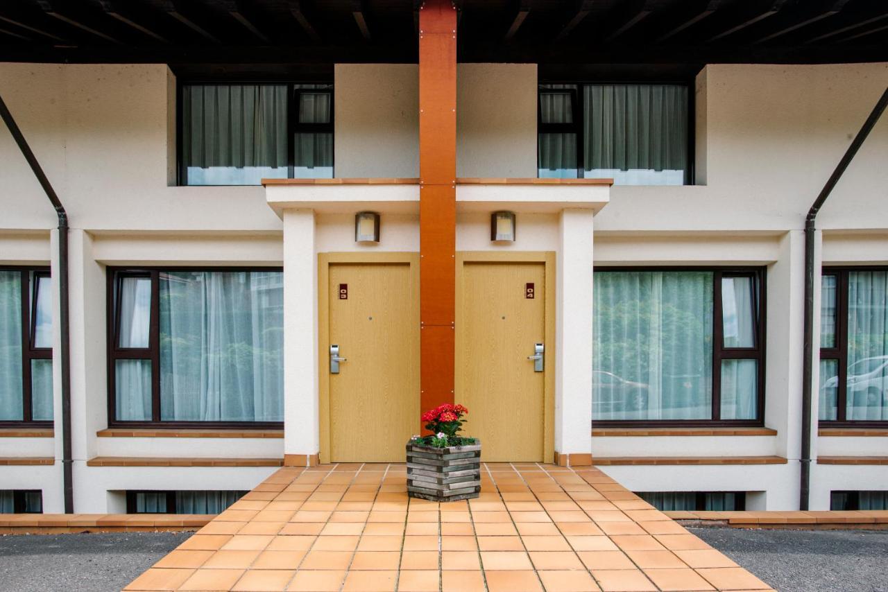 Apartamentos Aldea Del Puente Cangas de Onis Luaran gambar