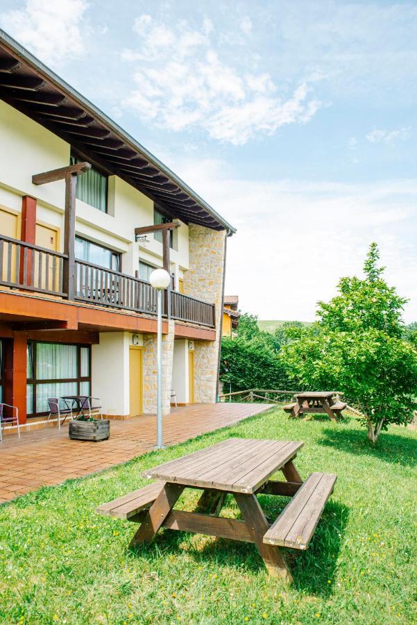 Apartamentos Aldea Del Puente Cangas de Onis Luaran gambar