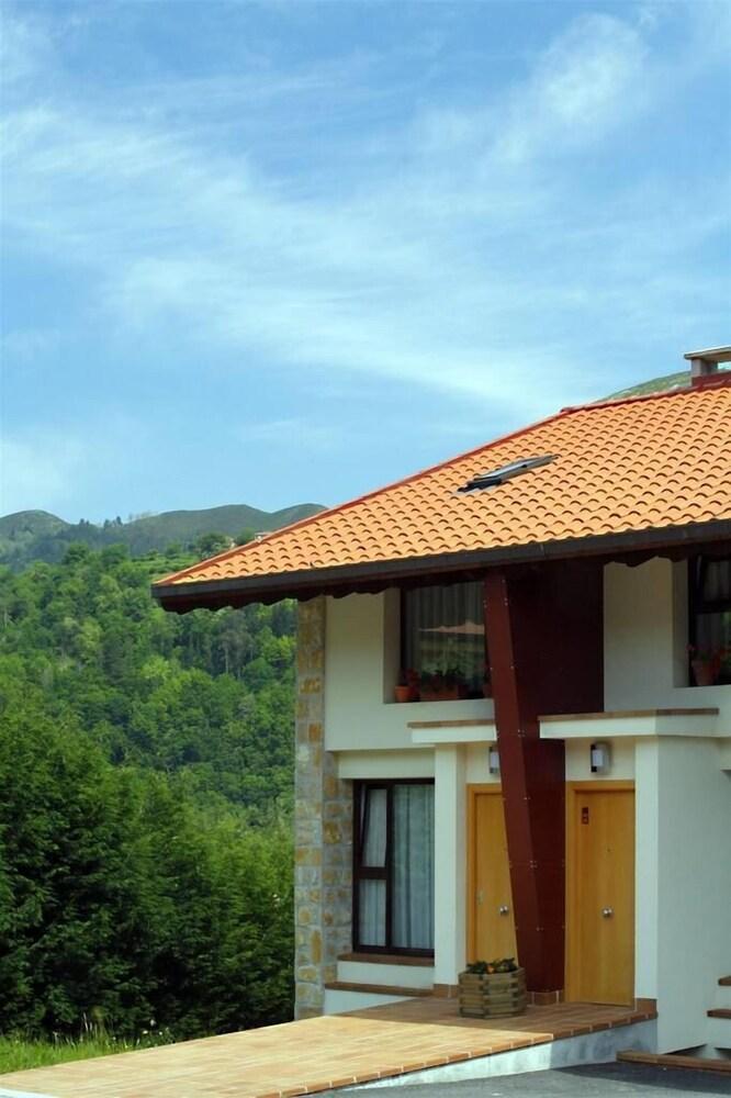 Apartamentos Aldea Del Puente Cangas de Onis Luaran gambar