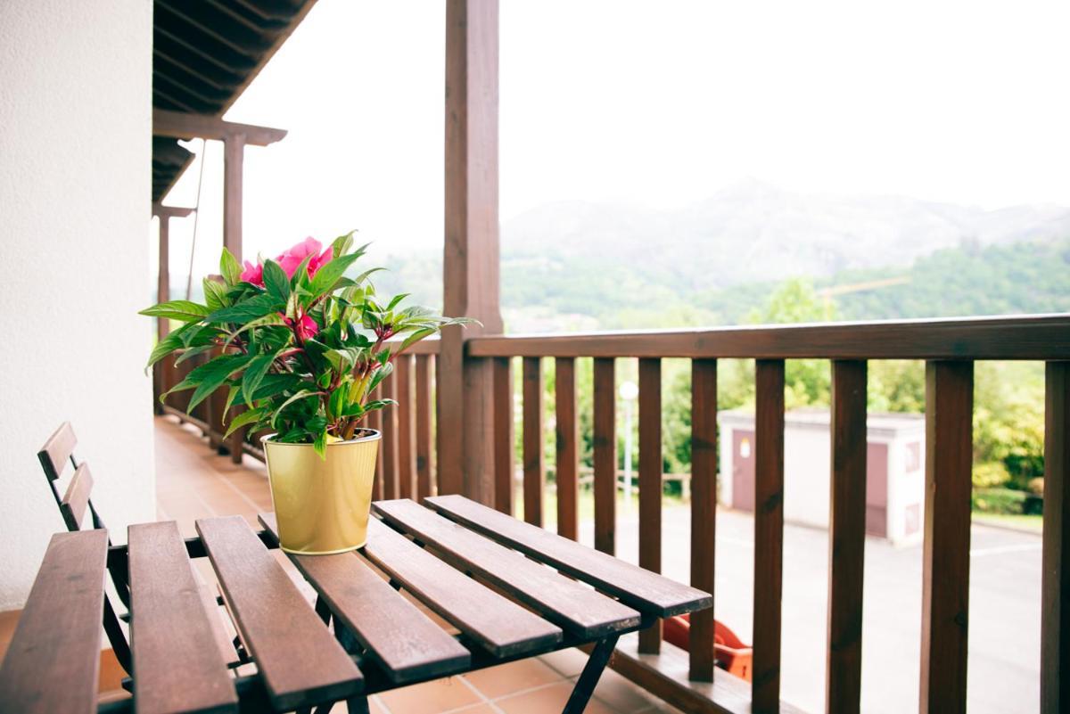 Apartamentos Aldea Del Puente Cangas de Onis Luaran gambar