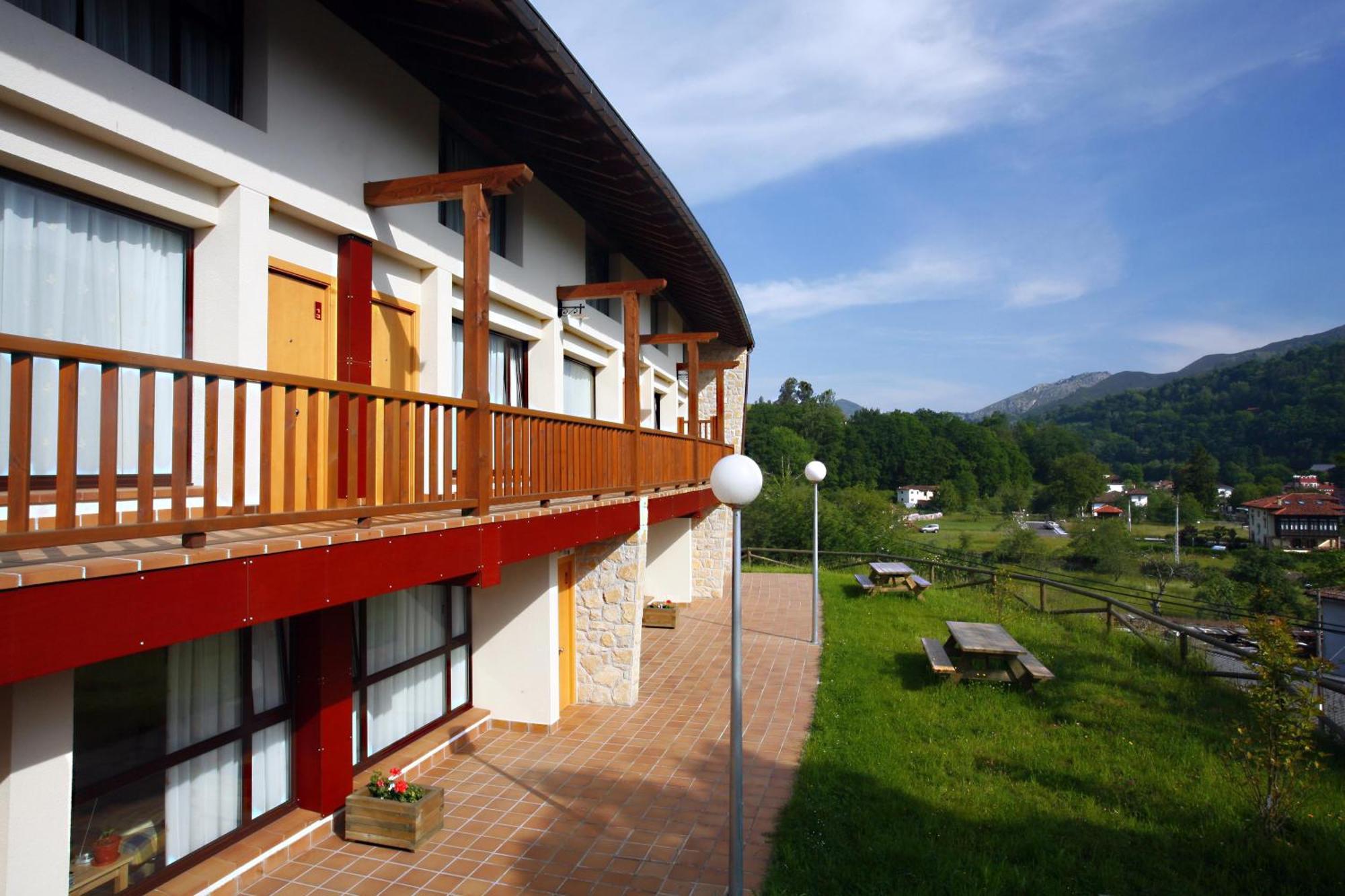 Apartamentos Aldea Del Puente Cangas de Onis Luaran gambar